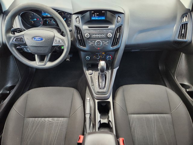 2015 Ford Focus SE 26