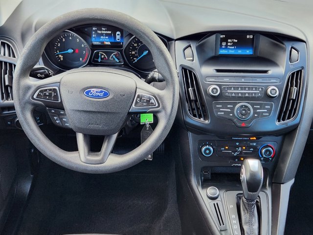 2015 Ford Focus SE 27