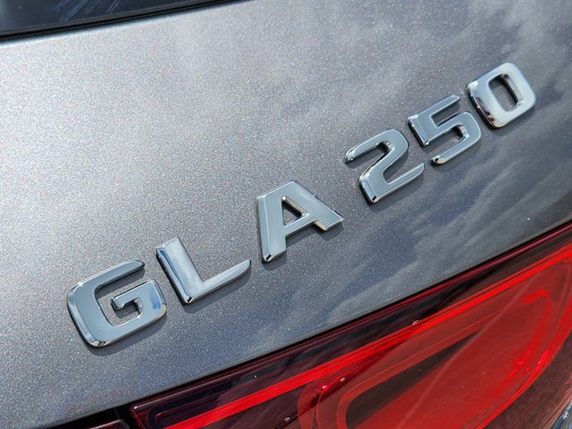 2021 Mercedes-Benz GLA GLA 250 12