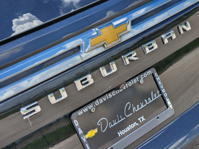 2022 Chevrolet Suburban LT 12