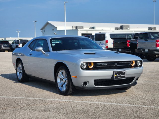 2023 Dodge Challenger SXT 3