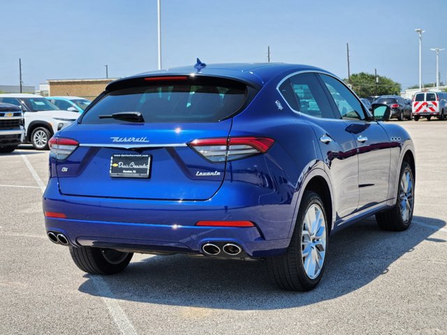 2021 Maserati Levante Base 5