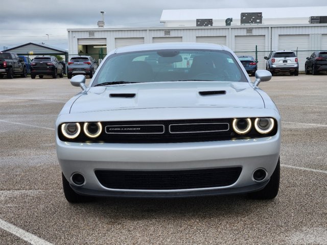 2022 Dodge Challenger SXT 2