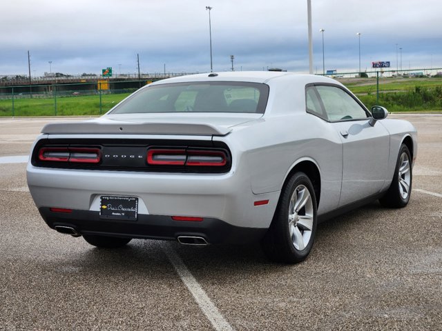 2022 Dodge Challenger SXT 5