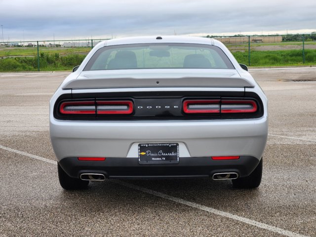 2022 Dodge Challenger SXT 6