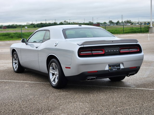 2022 Dodge Challenger SXT 7