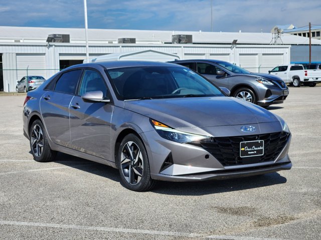 2023 Hyundai Elantra SEL 3