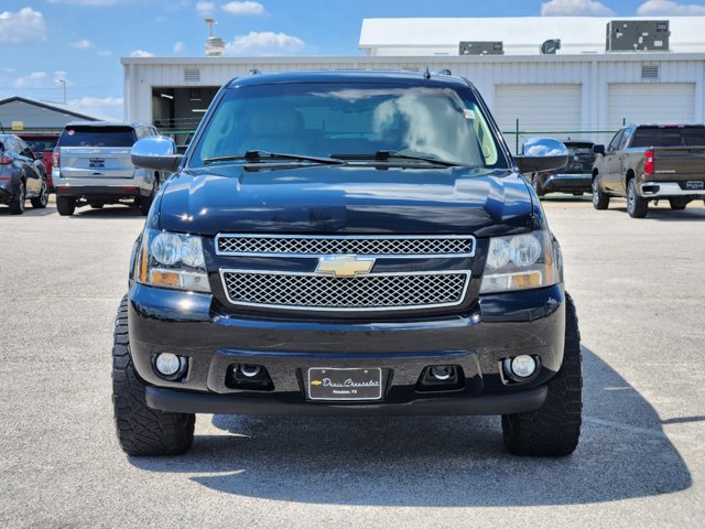 2011 Chevrolet Tahoe LTZ 2