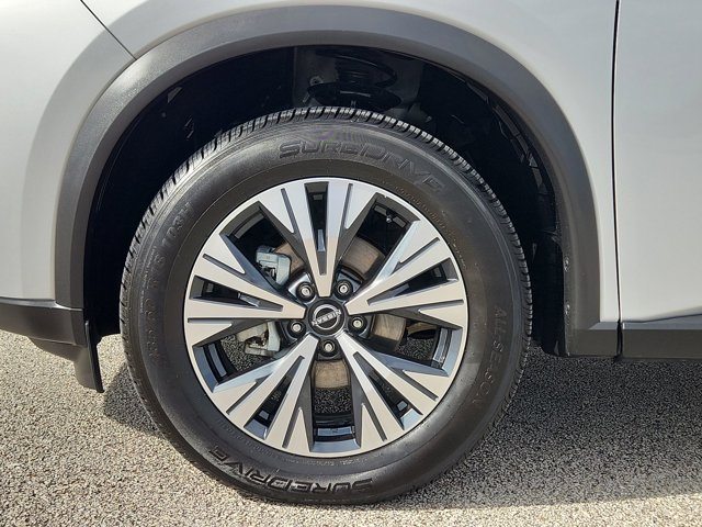 2023 Nissan Rogue SV 10