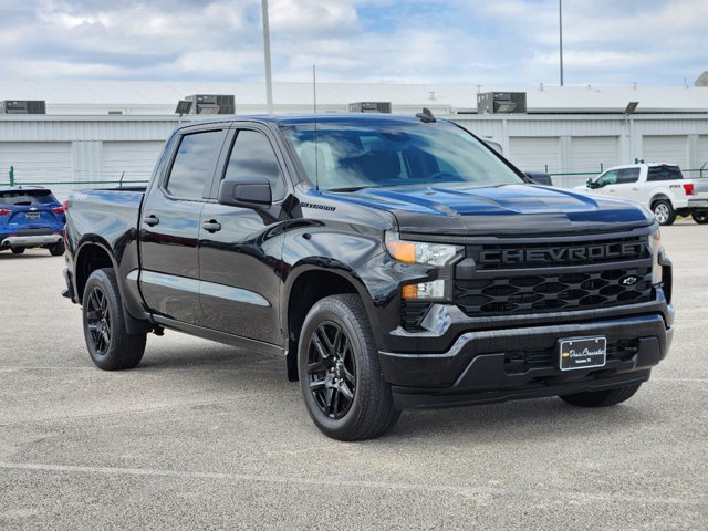 2023 Chevrolet Silverado 1500 Custom 3