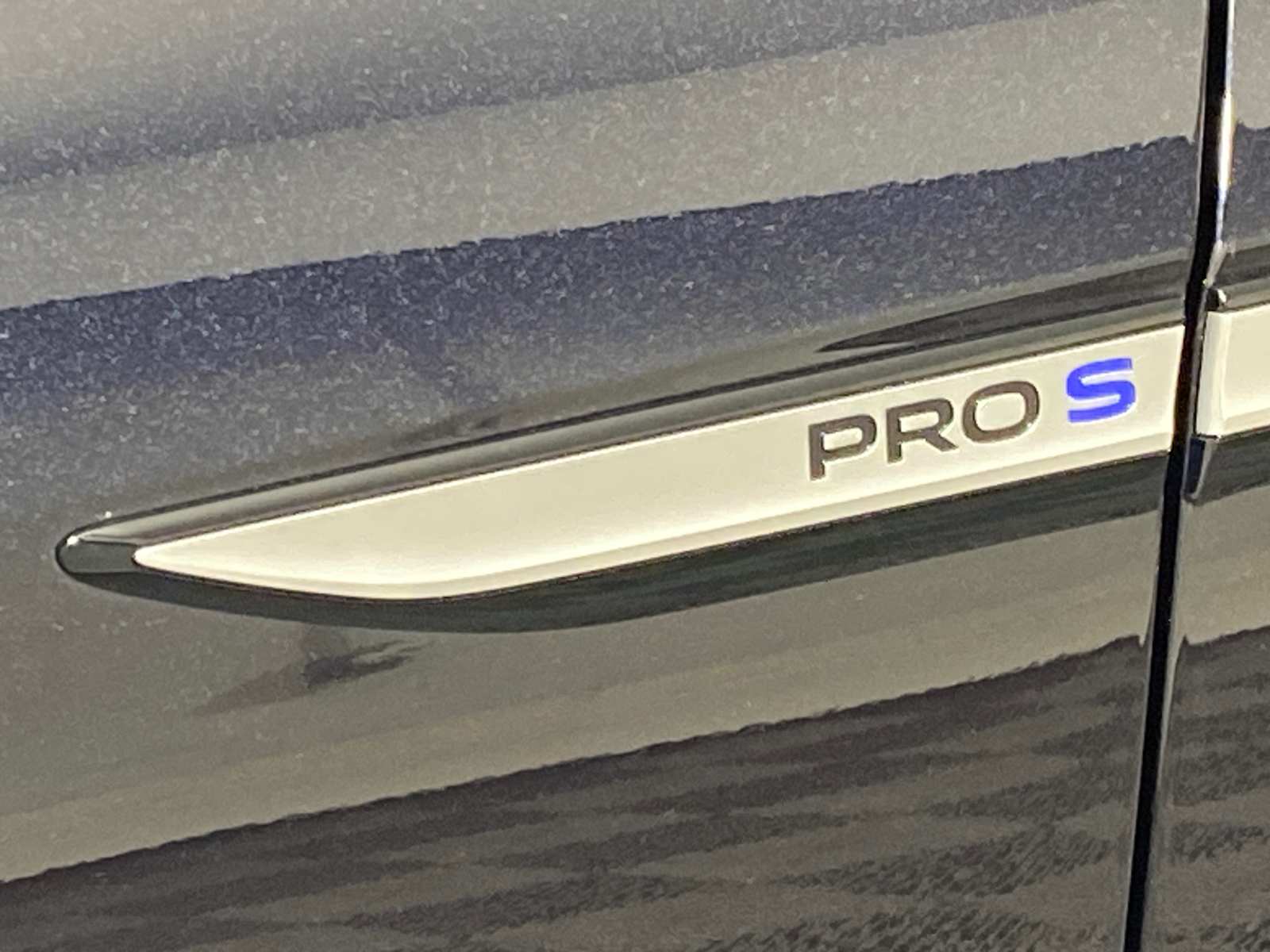 2023 Volkswagen ID.4 Pro S 15