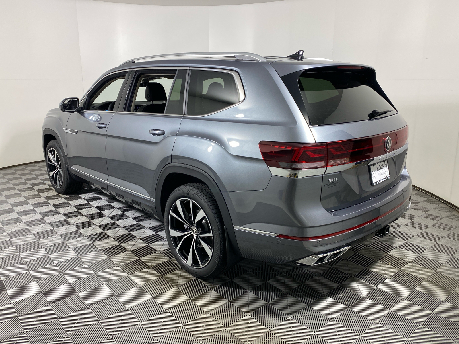 2024 Volkswagen Atlas 2.0T SEL Premium R-Line 9