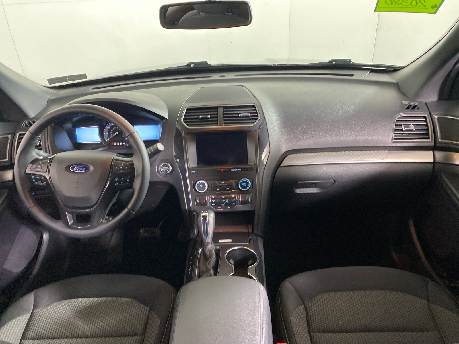 2019 Ford Explorer XLT 19