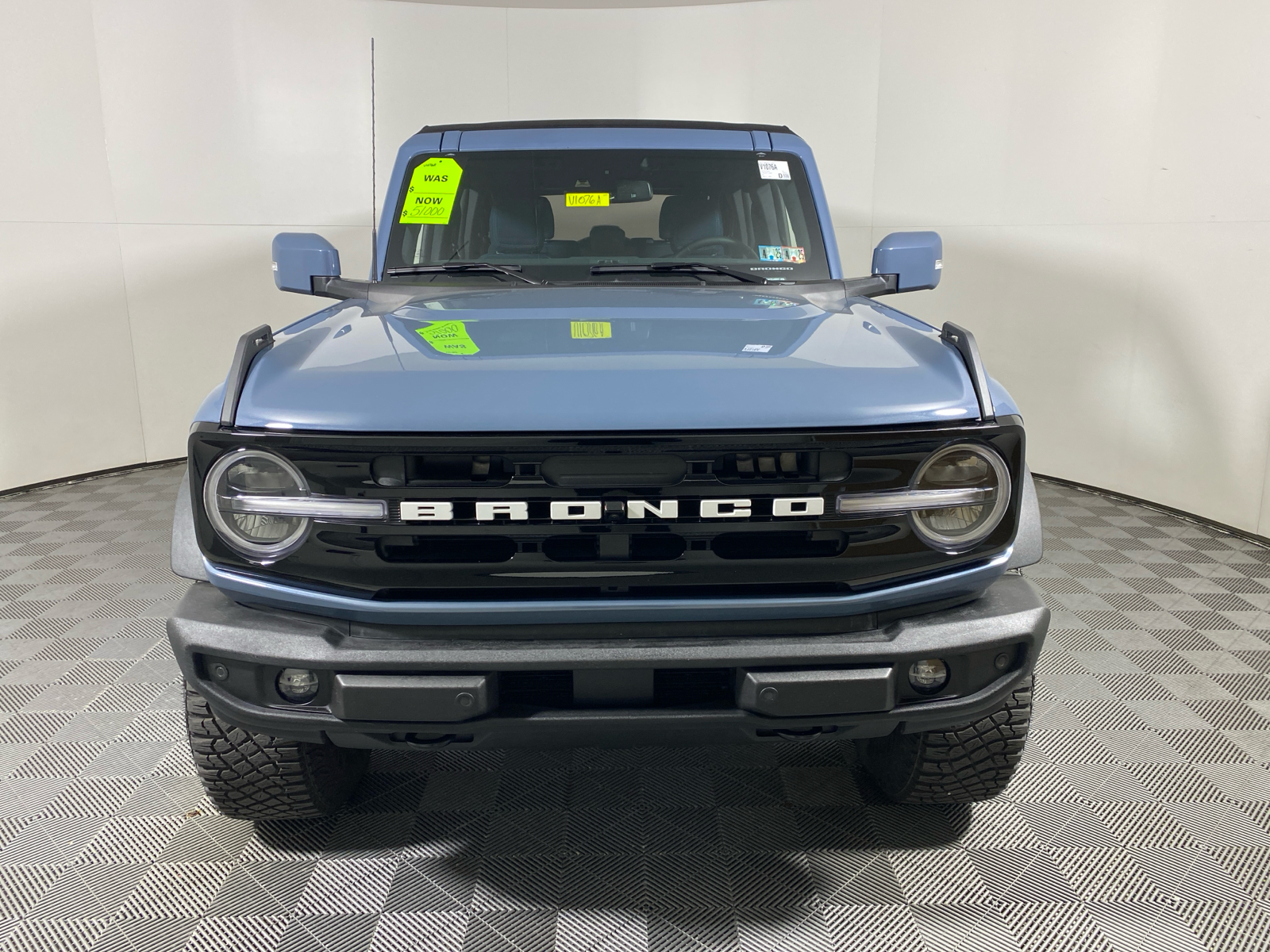 2023 Ford Bronco Outer Banks 8