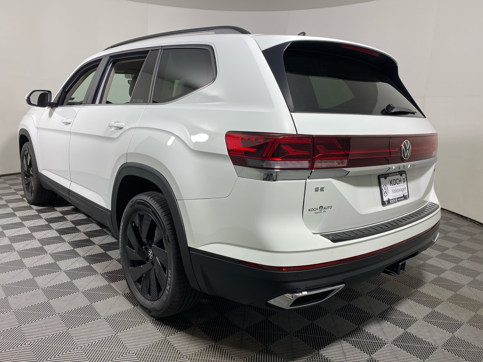 2024 Volkswagen Atlas 2.0T SE w/Technology 8