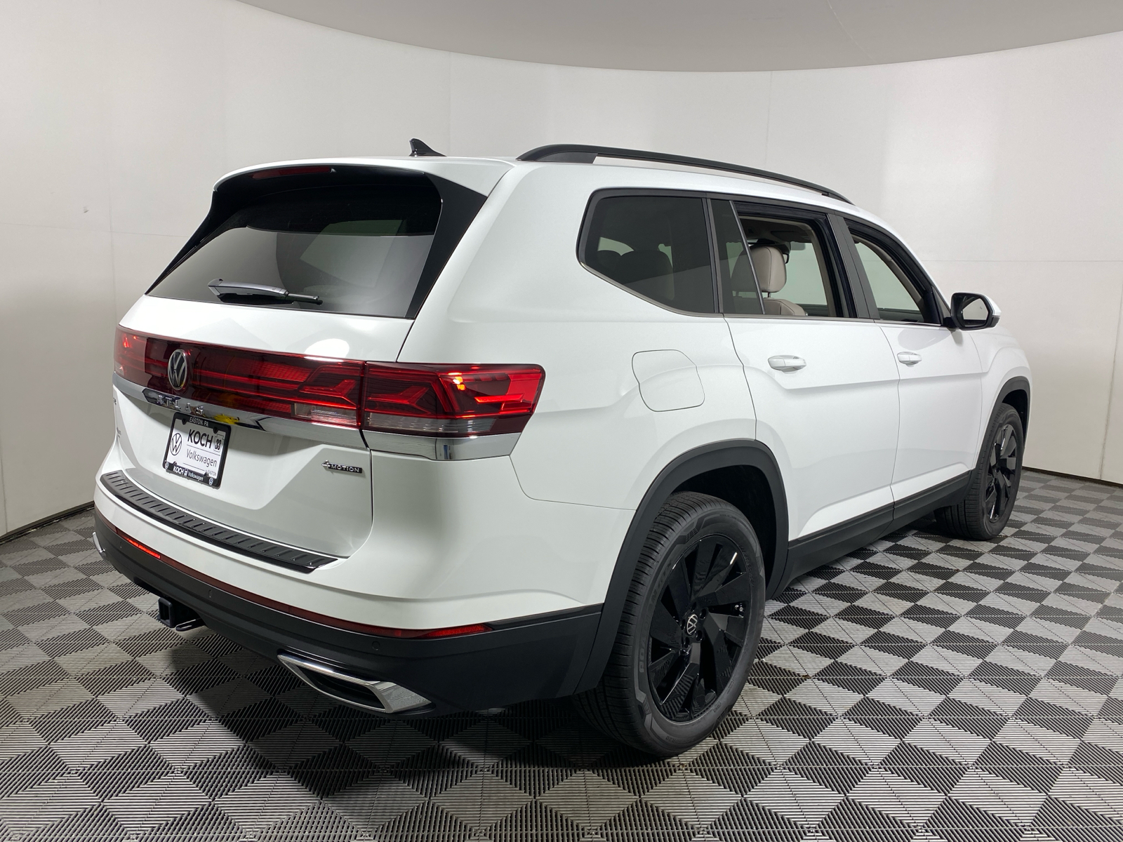 2024 Volkswagen Atlas 2.0T SE w/Technology 12