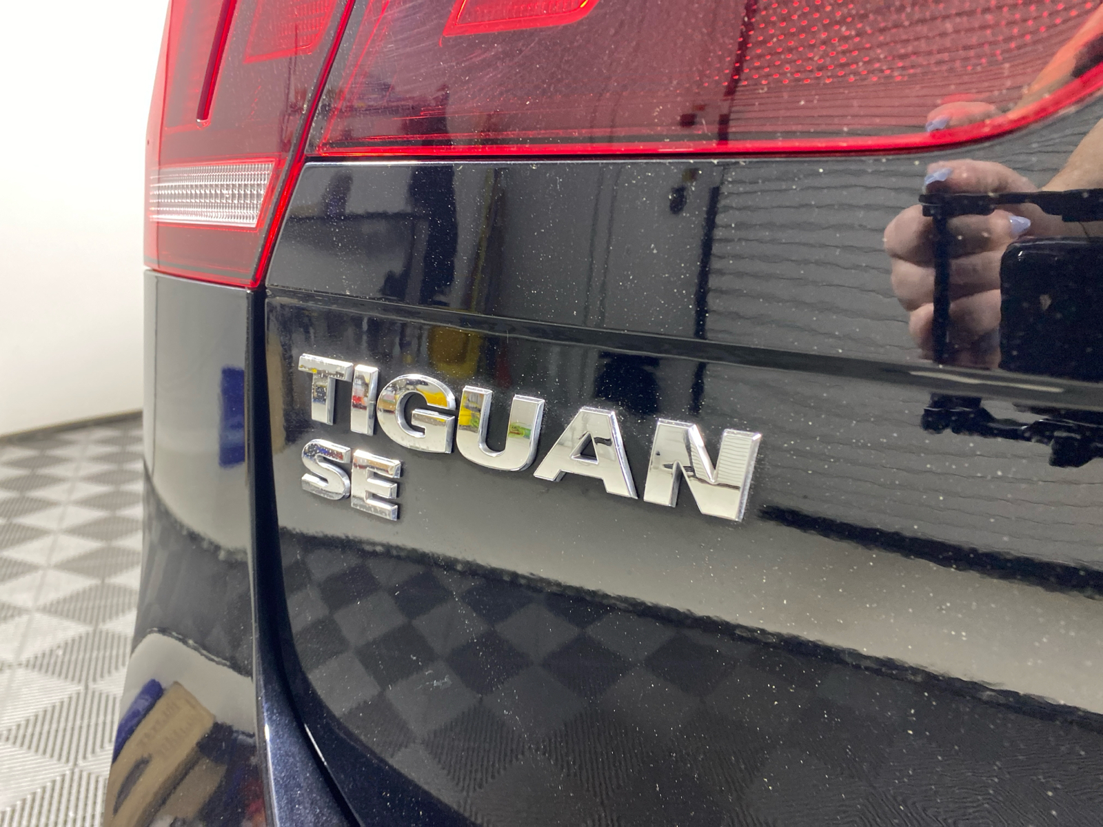 2021 Volkswagen Tiguan 2.0T SE R-Line Black 9