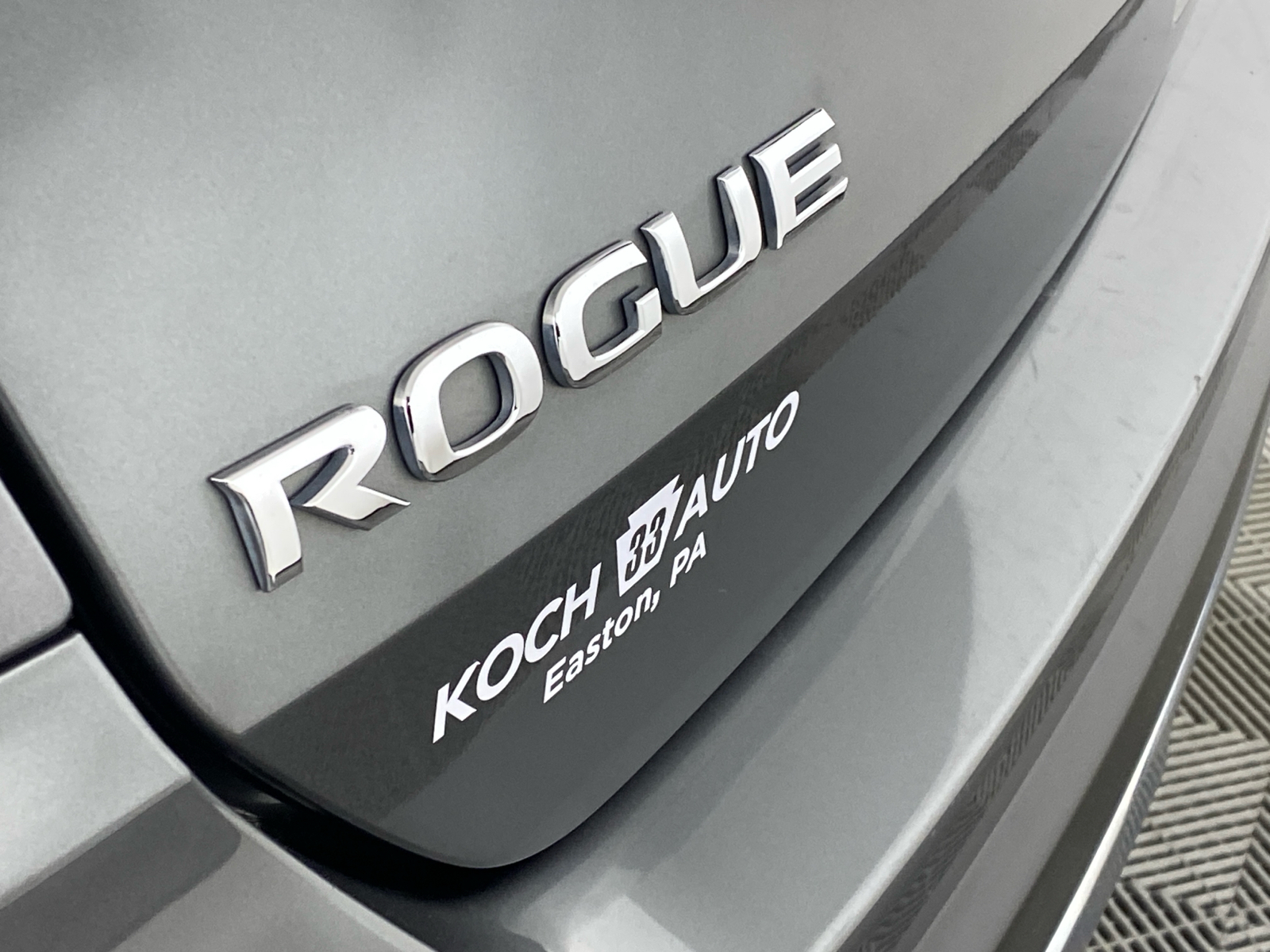 2017 Nissan Rogue  14