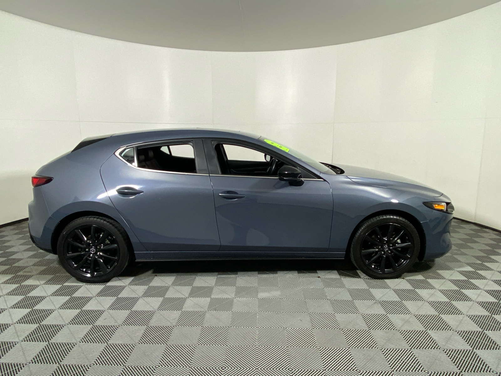 2023 Mazda Mazda3 2.5 S Carbon Edition 2