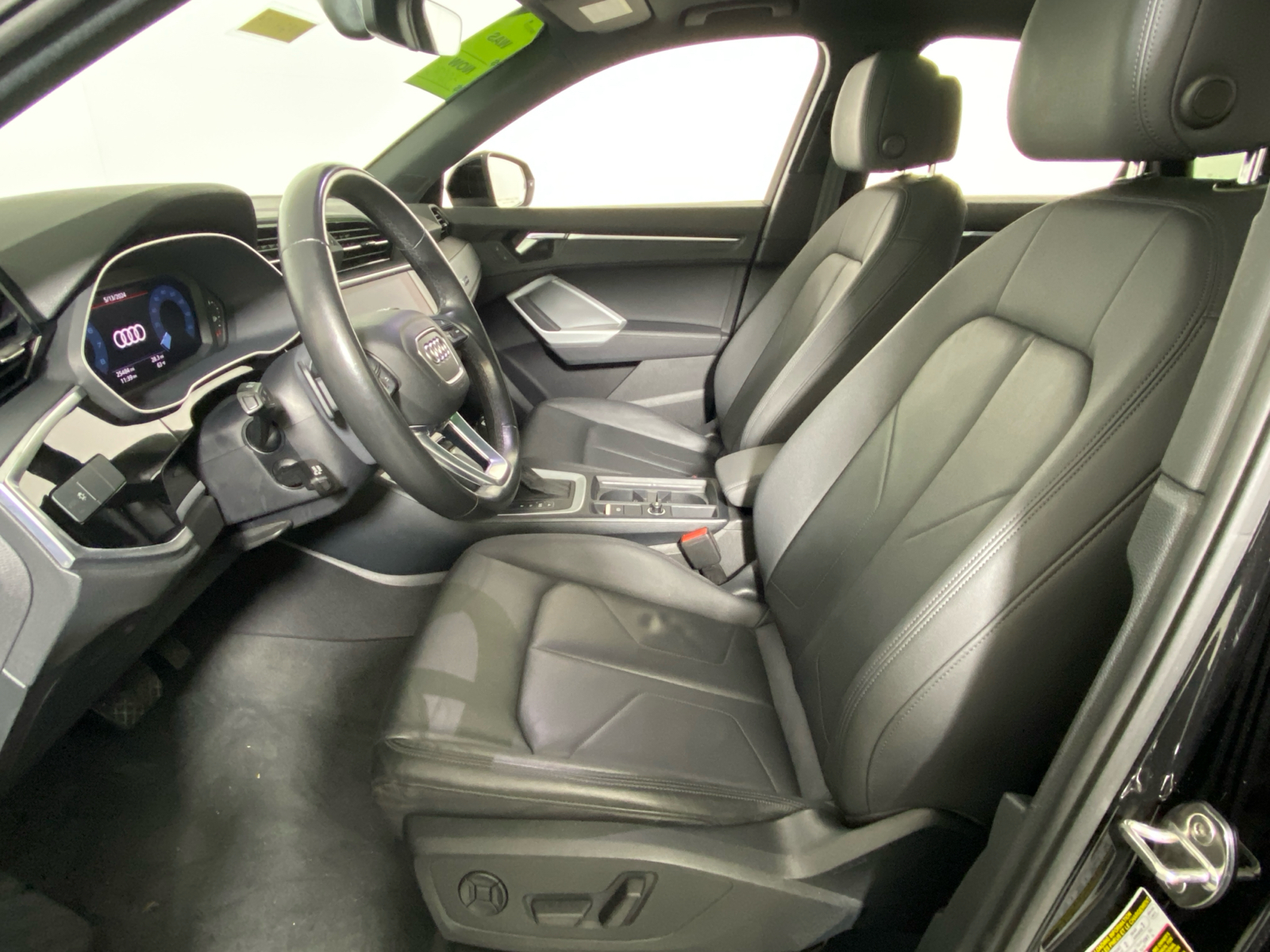 2021 Audi Q3  31