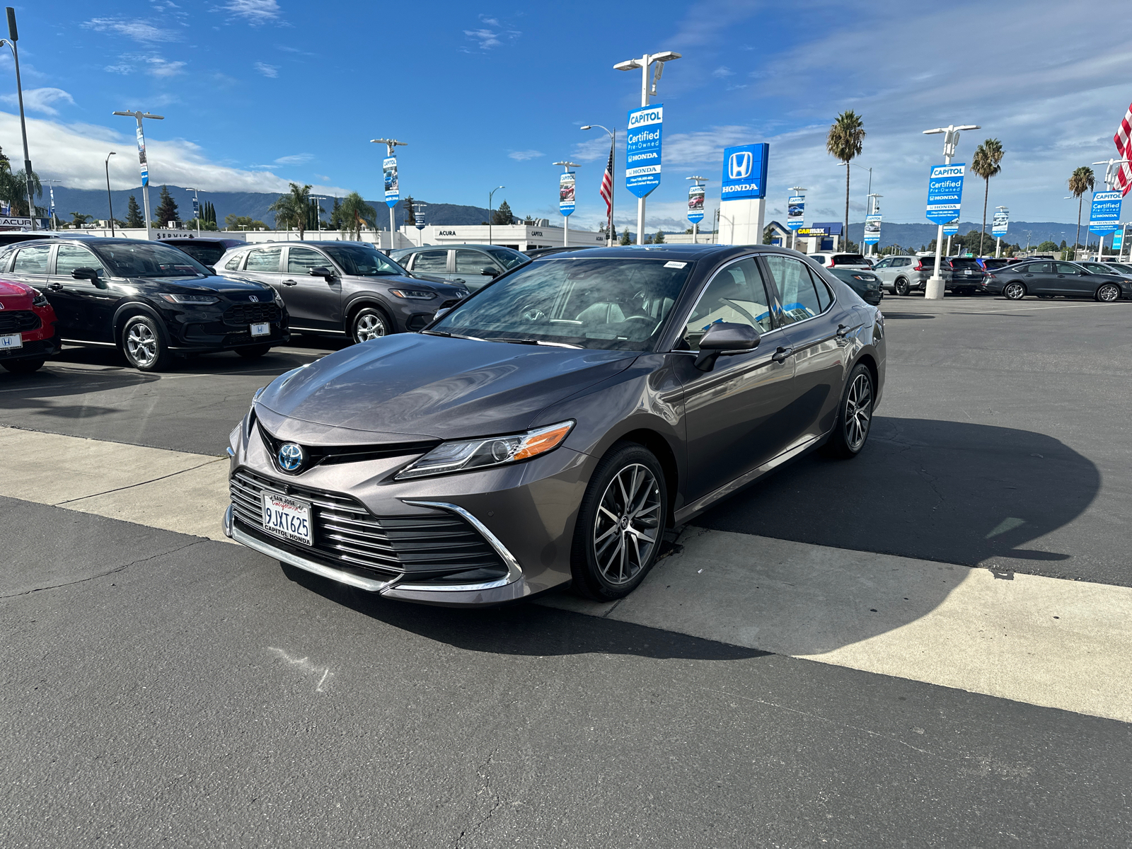 2024 Toyota Camry Hybrid XLE 1