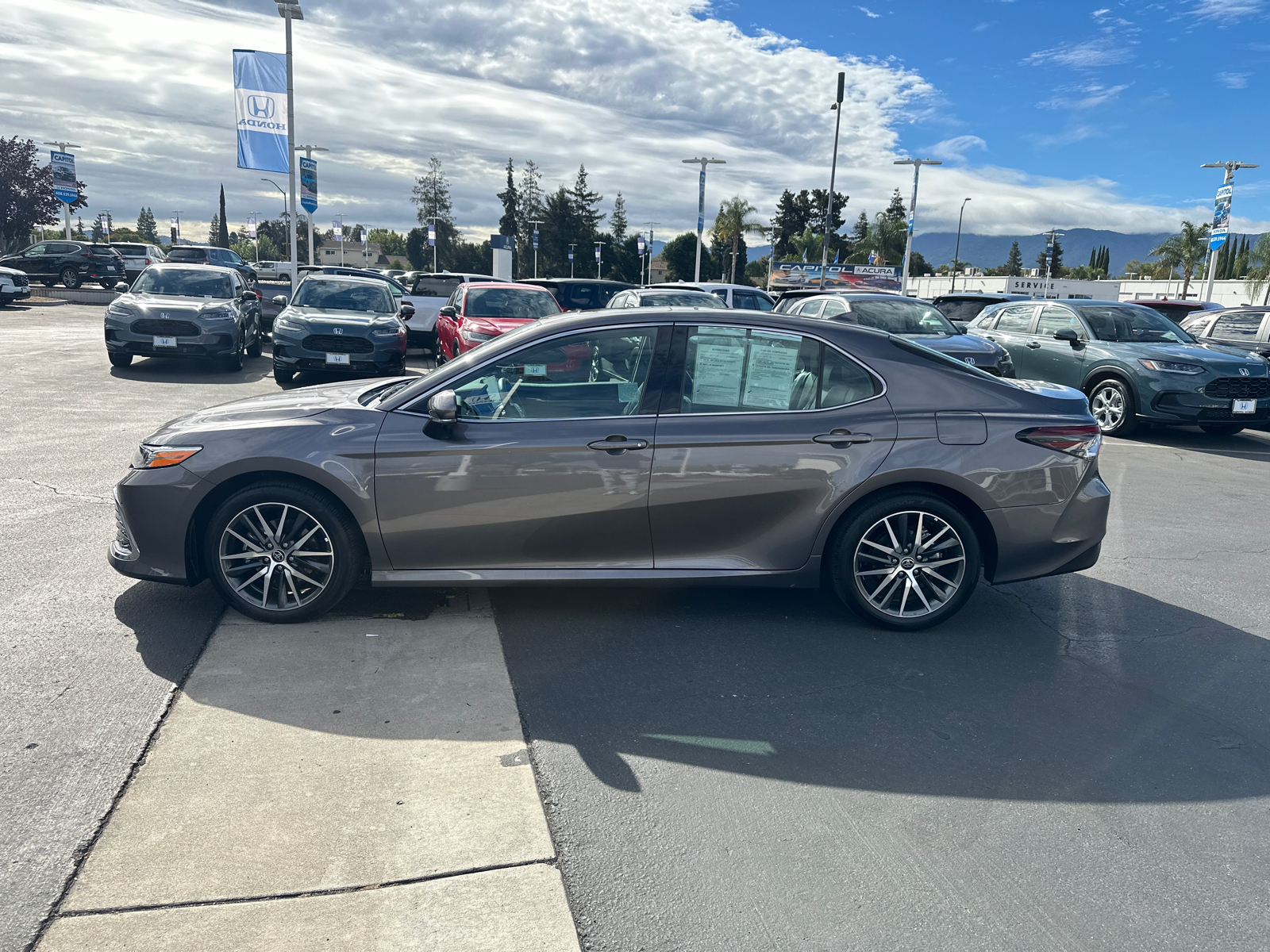 2024 Toyota Camry Hybrid XLE 4