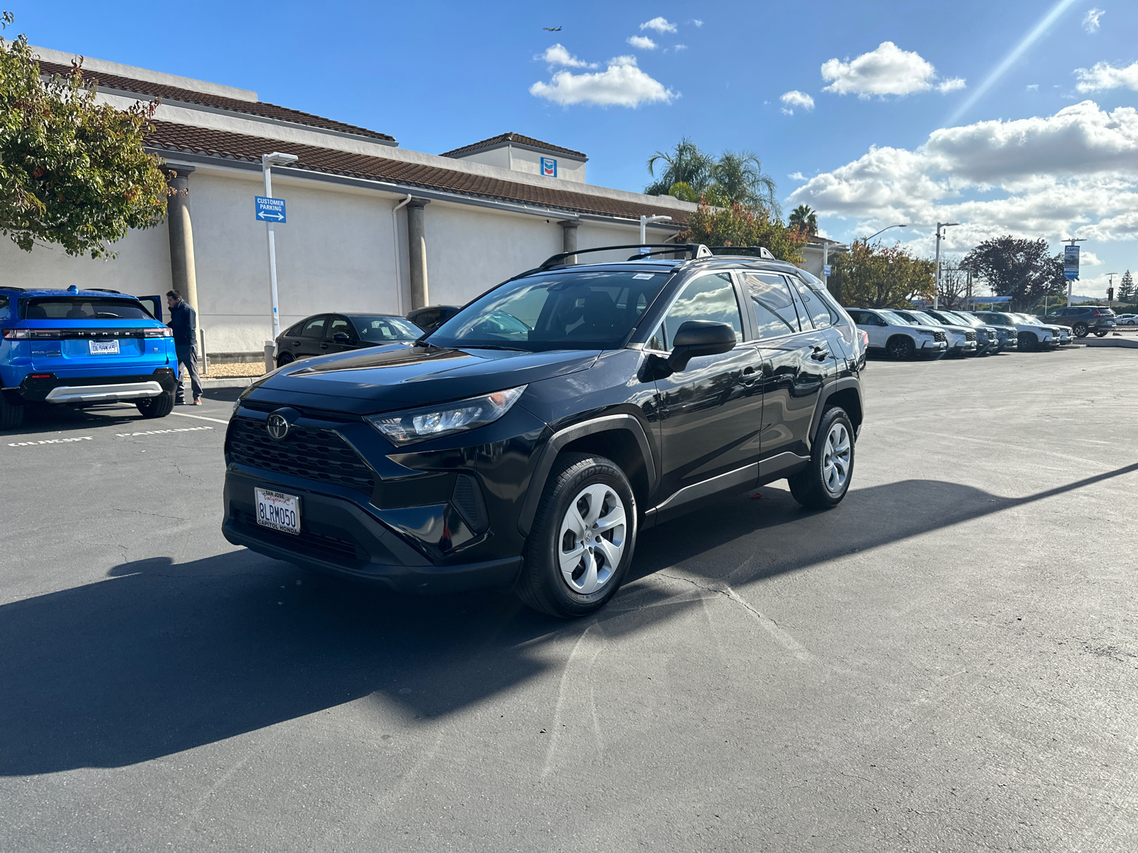 2019 Toyota RAV4 LE 1