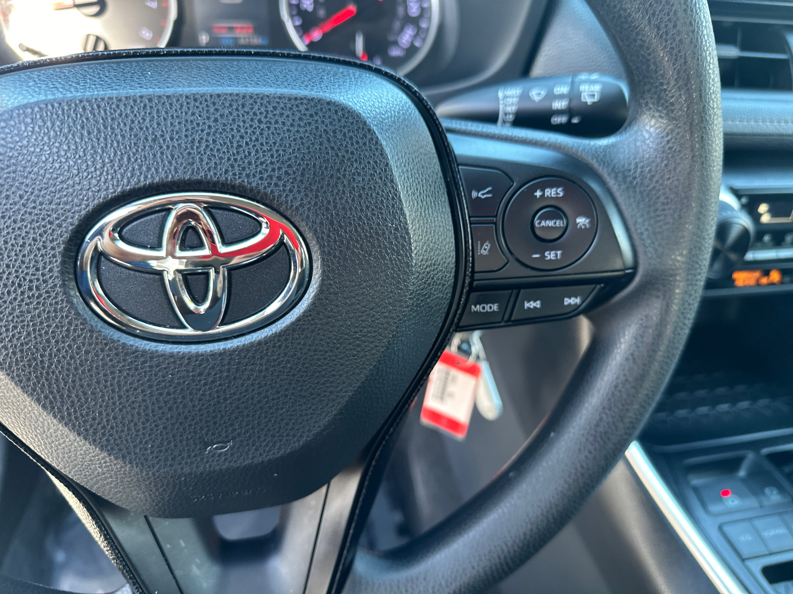 2019 Toyota RAV4 LE 15