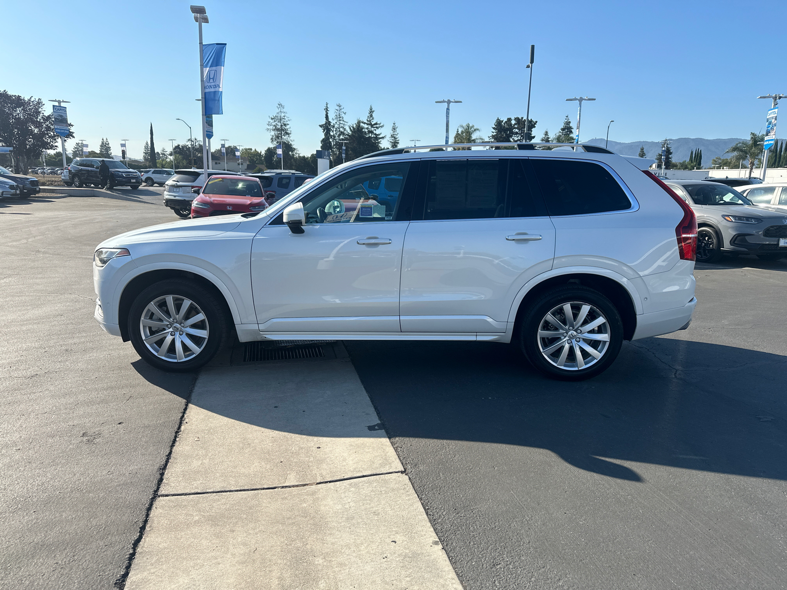 2016 Volvo XC90 T6 Momentum 4