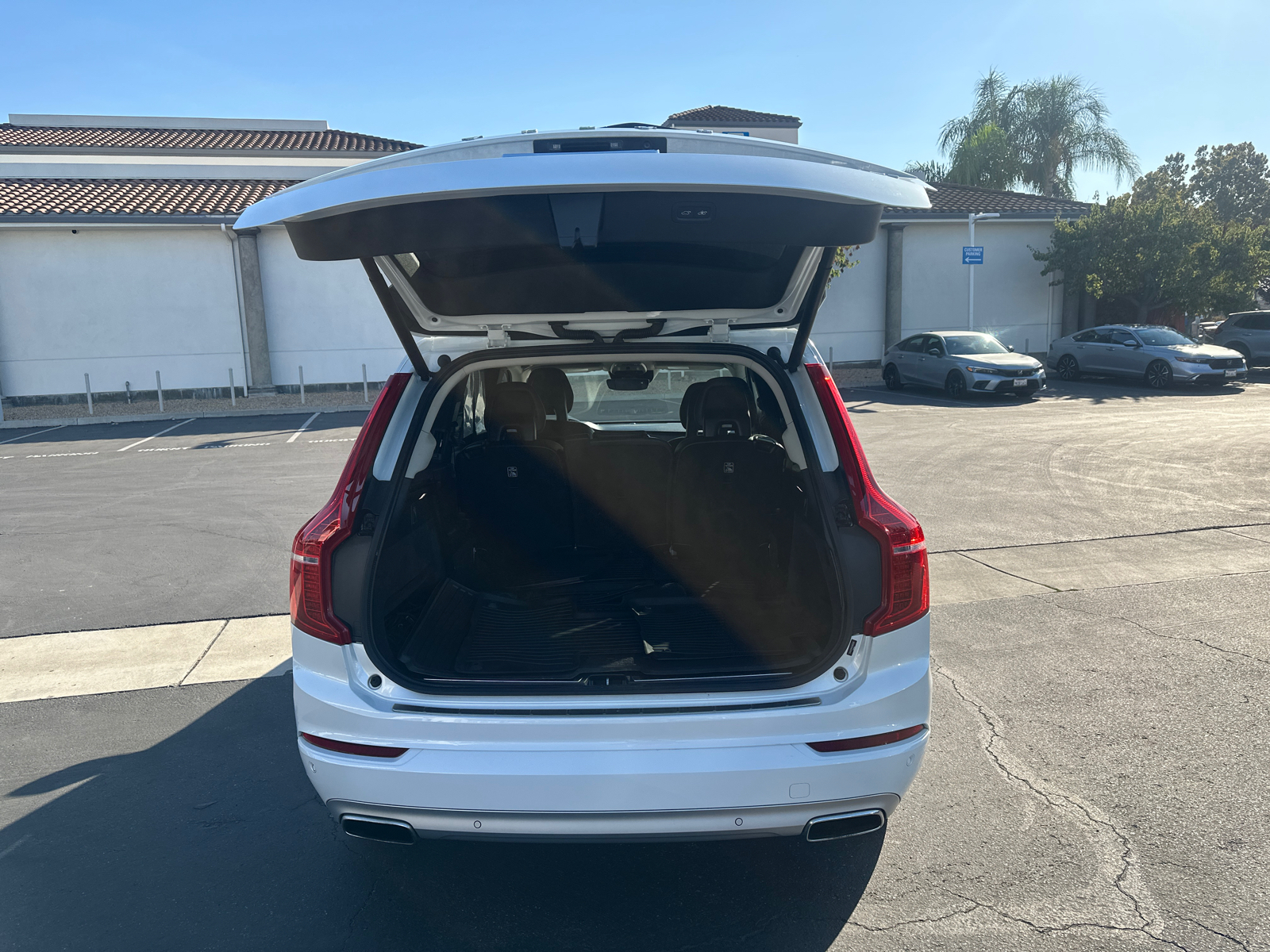 2016 Volvo XC90 T6 Momentum 7