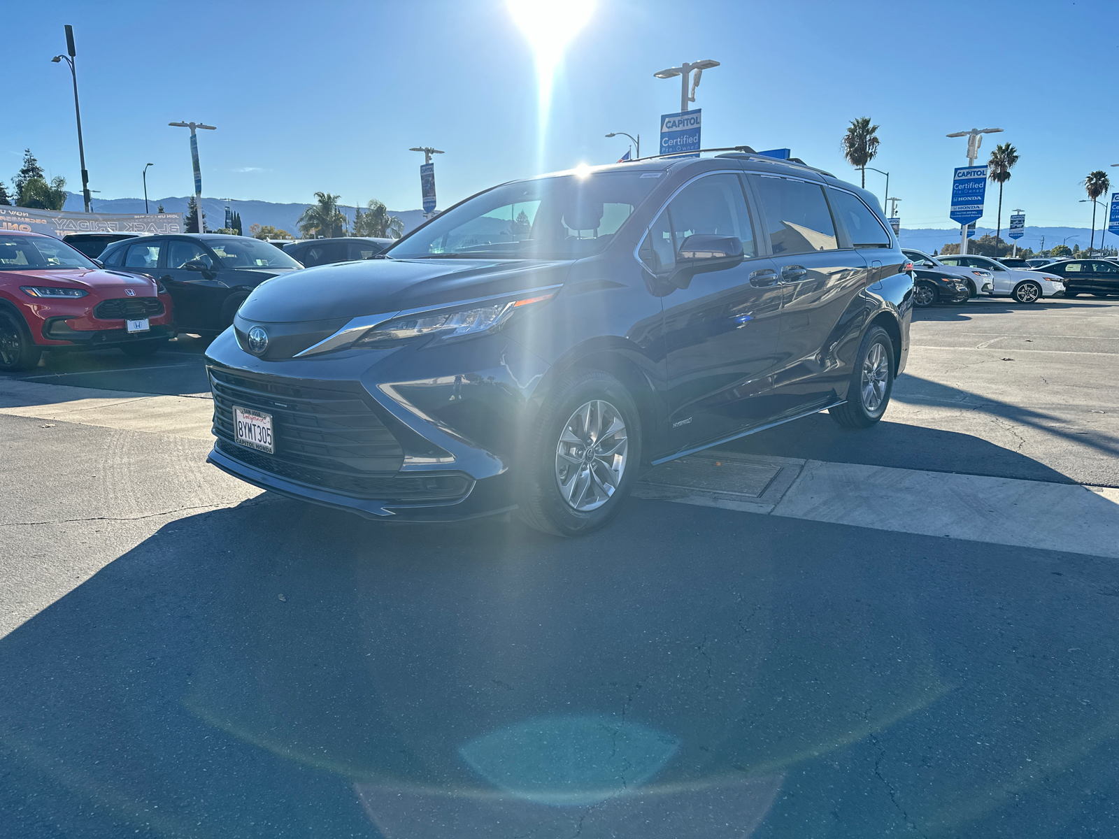 2021 Toyota Sienna LE 1