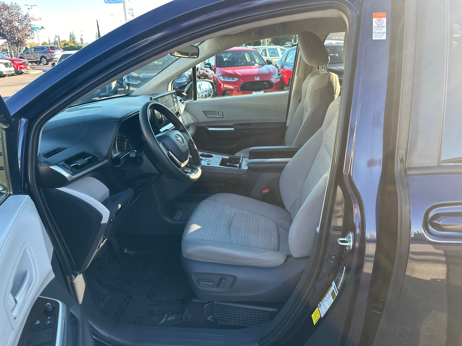 2021 Toyota Sienna LE 10