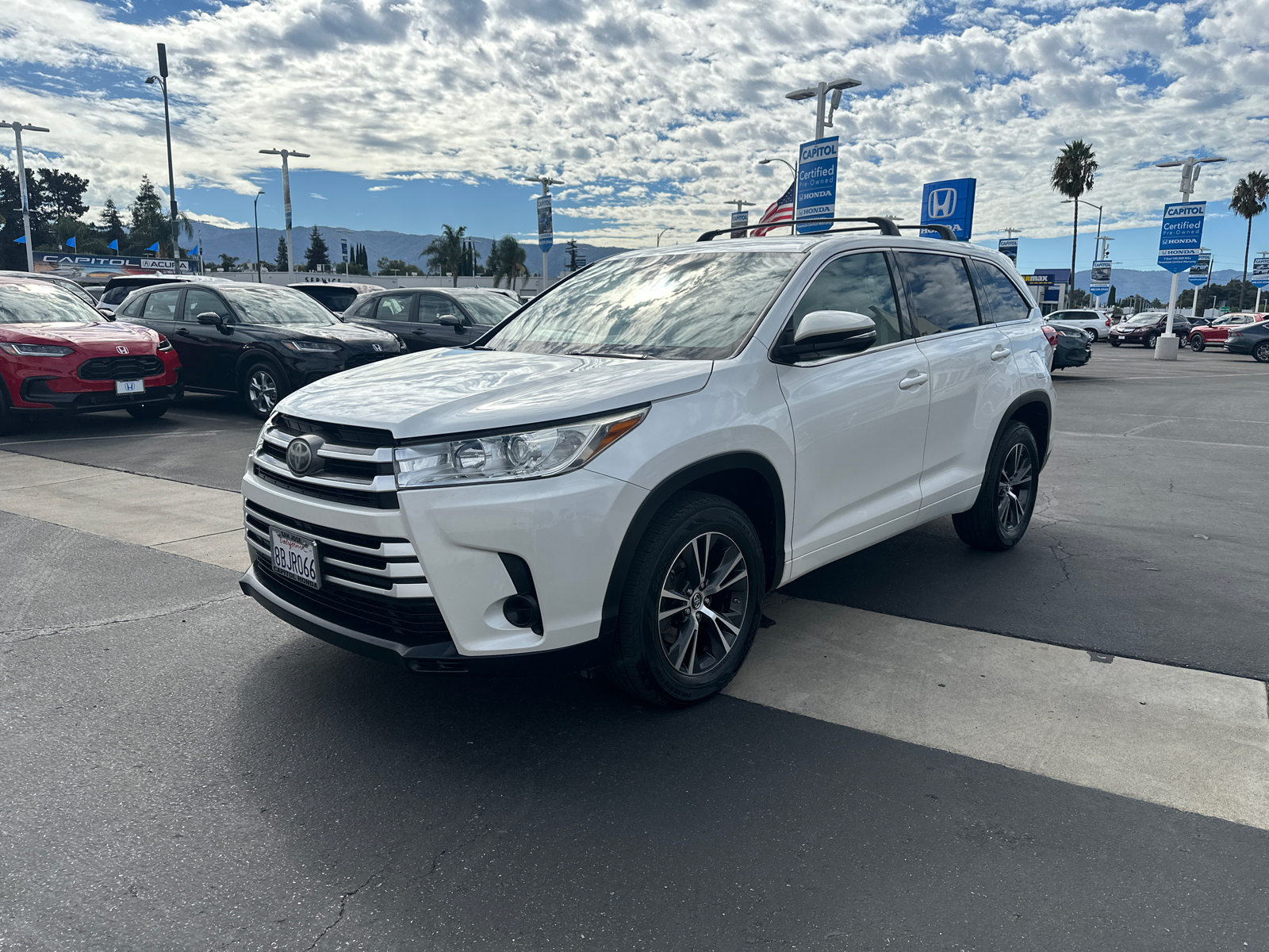 2017 Toyota Highlander LE 1