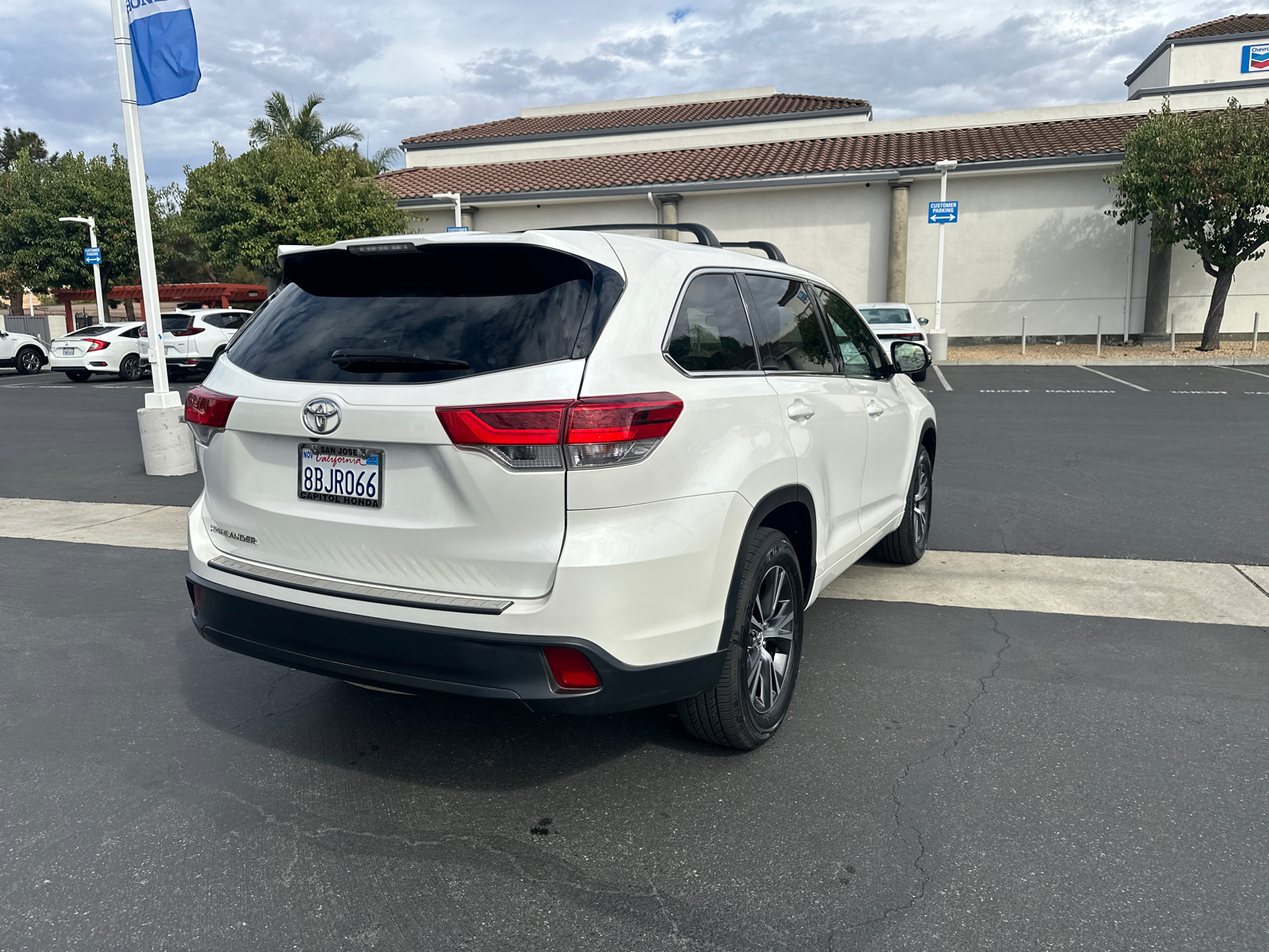 2017 Toyota Highlander LE 6