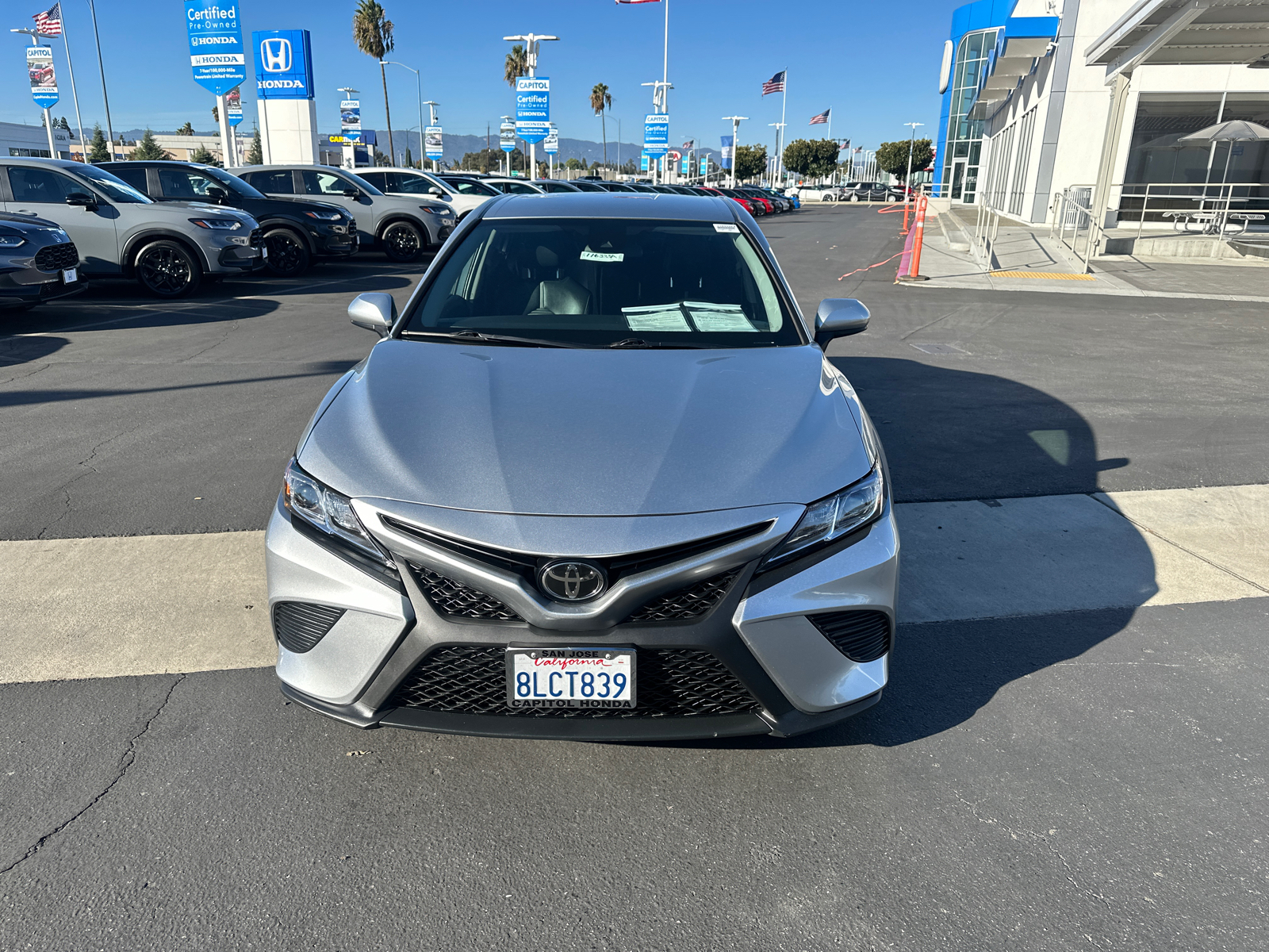 2019 Toyota Camry SE 2