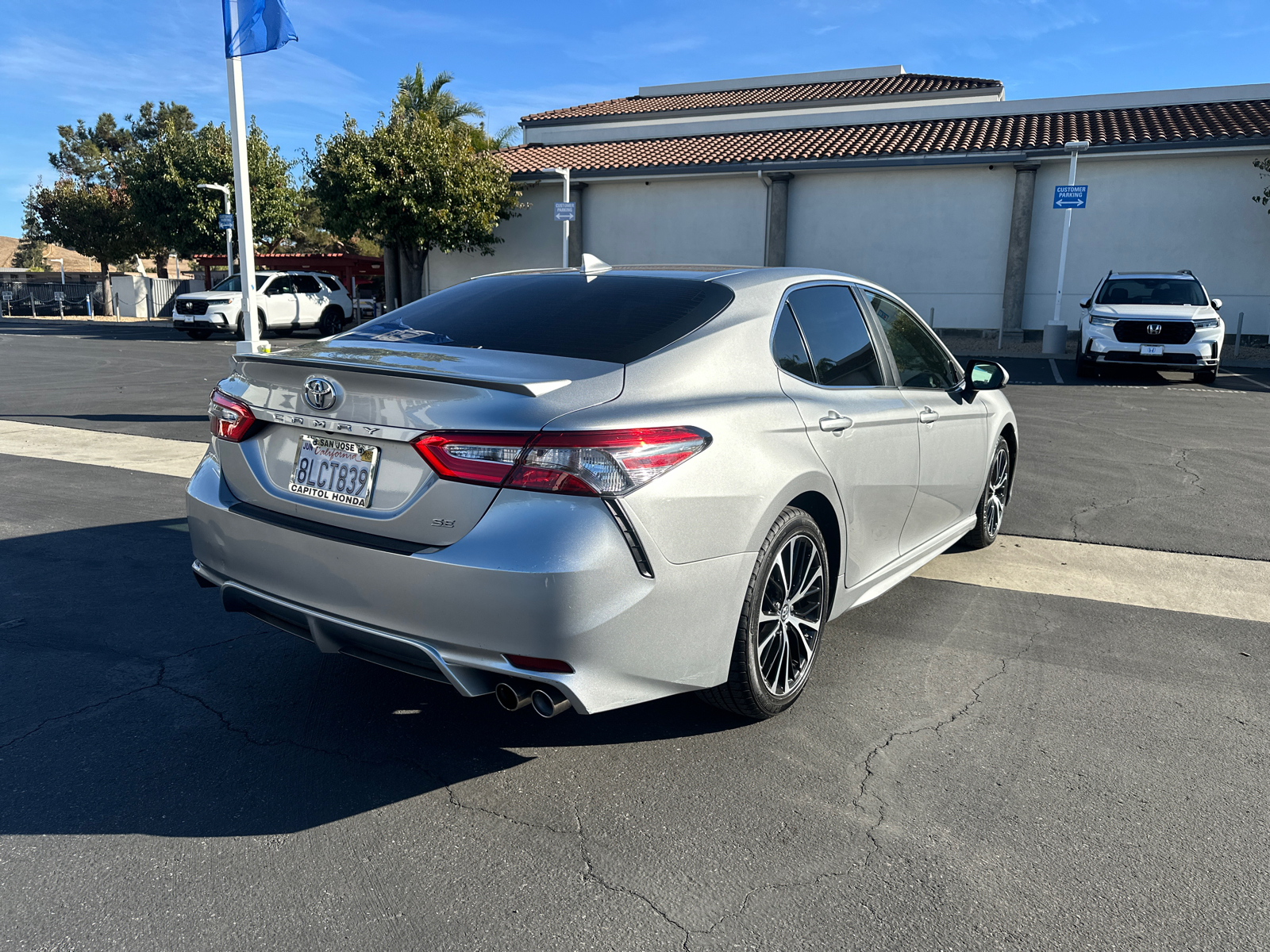 2019 Toyota Camry SE 6