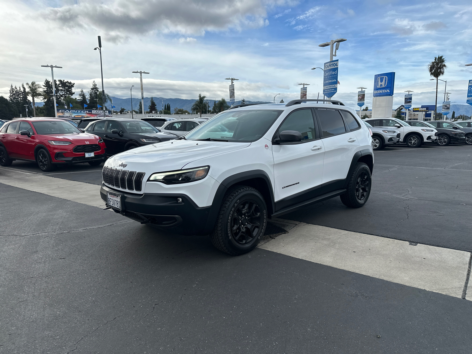 2019 Jeep Cherokee Trailhawk 1