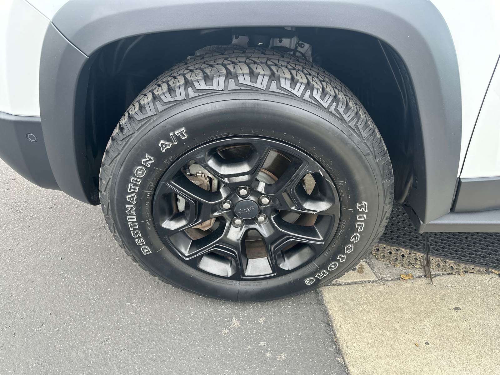 2019 Jeep Cherokee Trailhawk 3