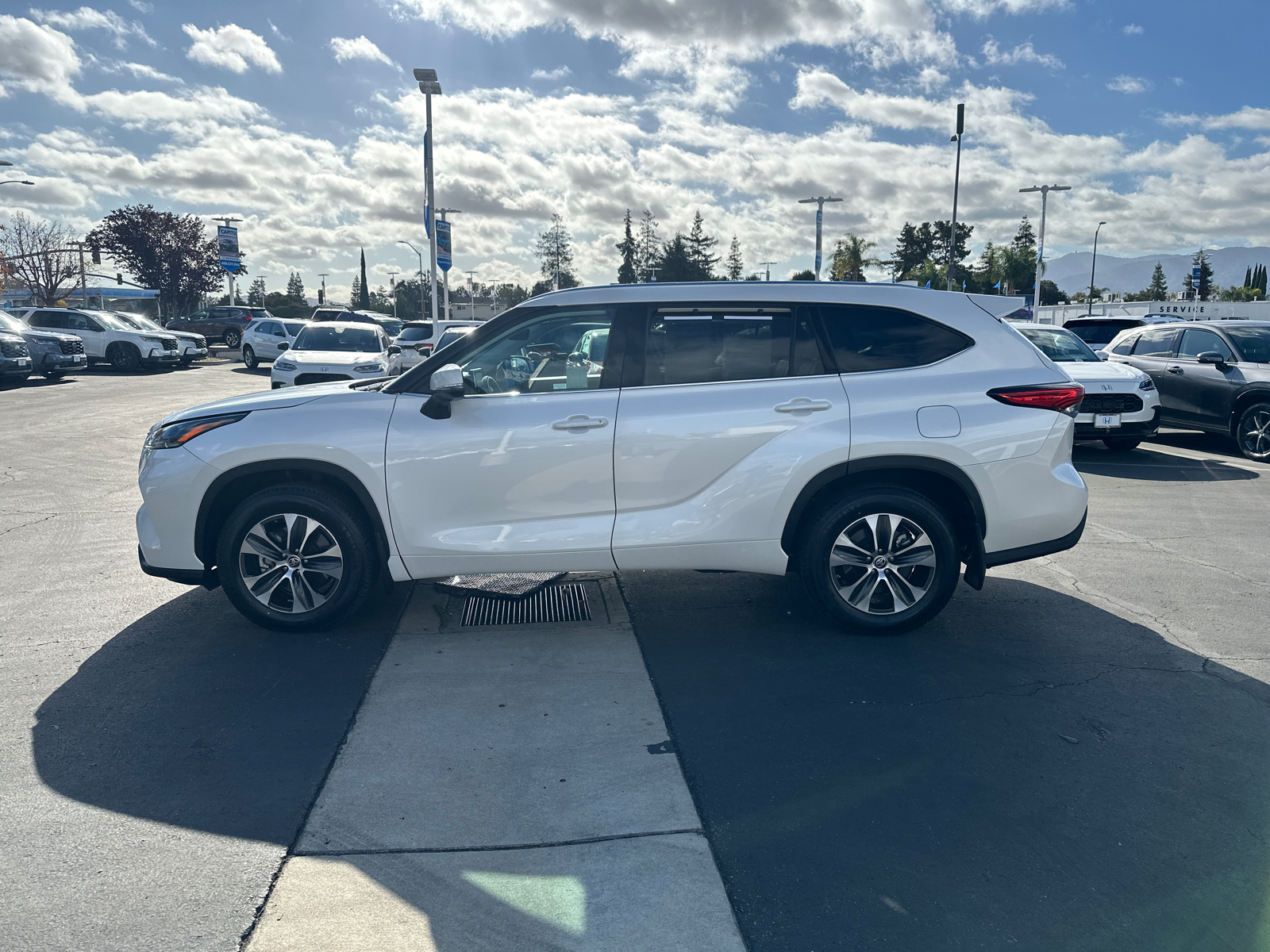 2021 Toyota Highlander XLE 4