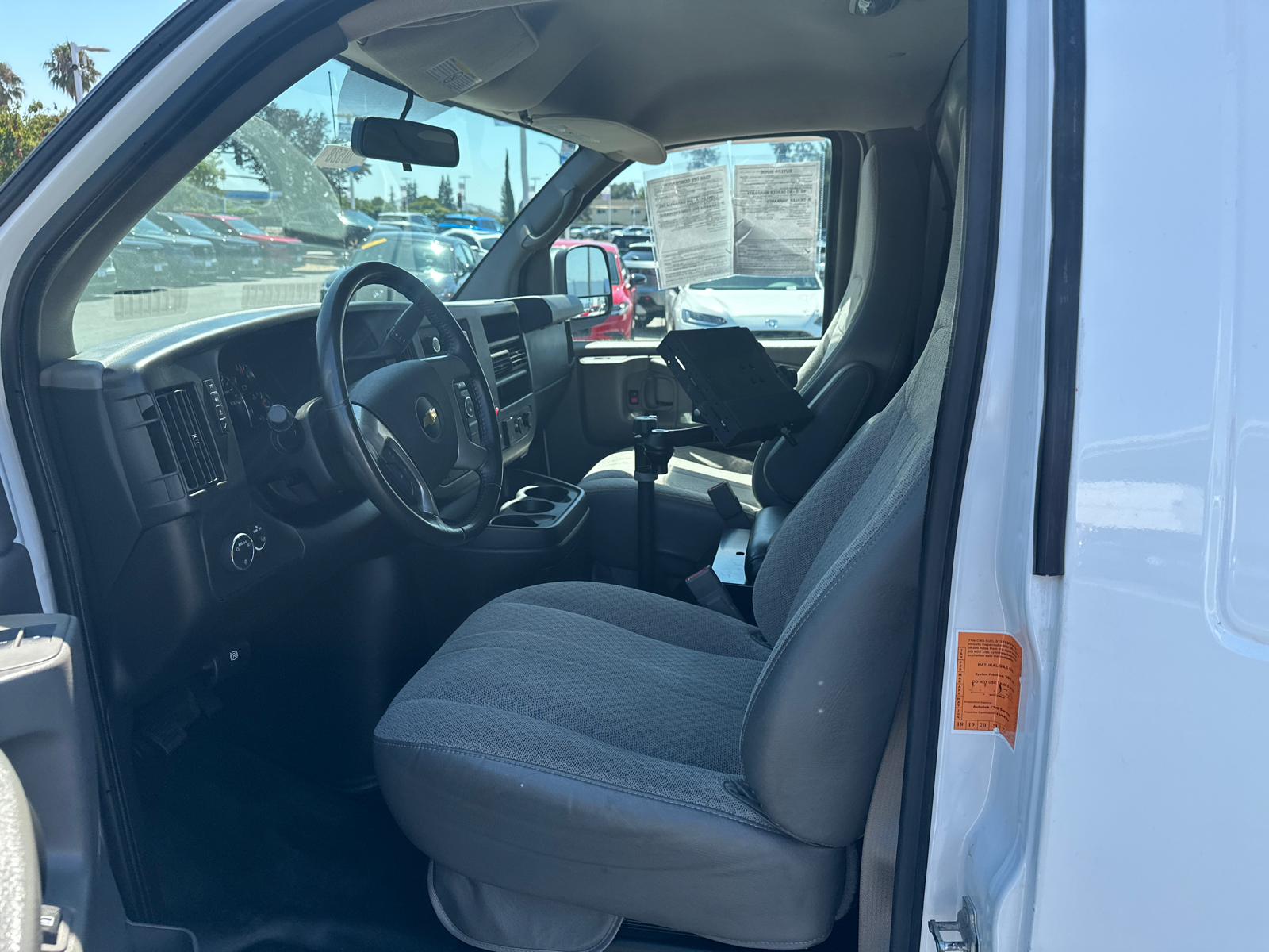 2015 Chevrolet Express 2500 Work Van 8