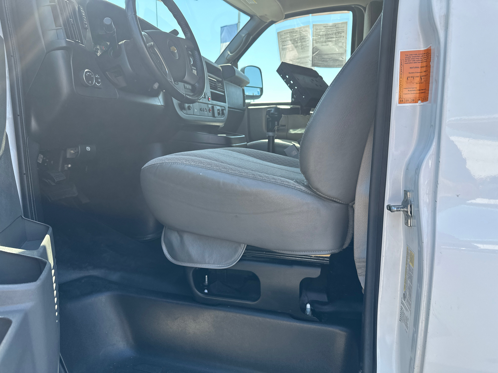 2015 Chevrolet Express 2500 Work Van 9