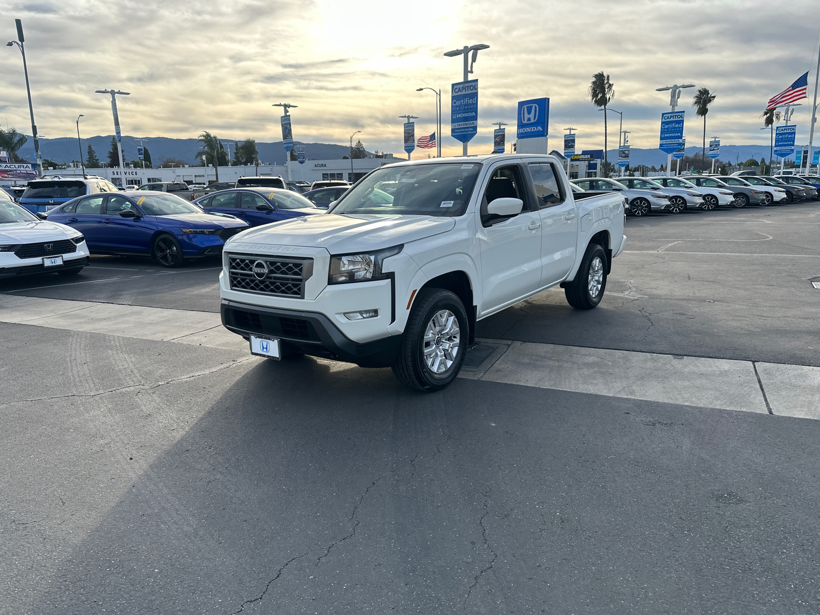 2023 Nissan Frontier SV 1