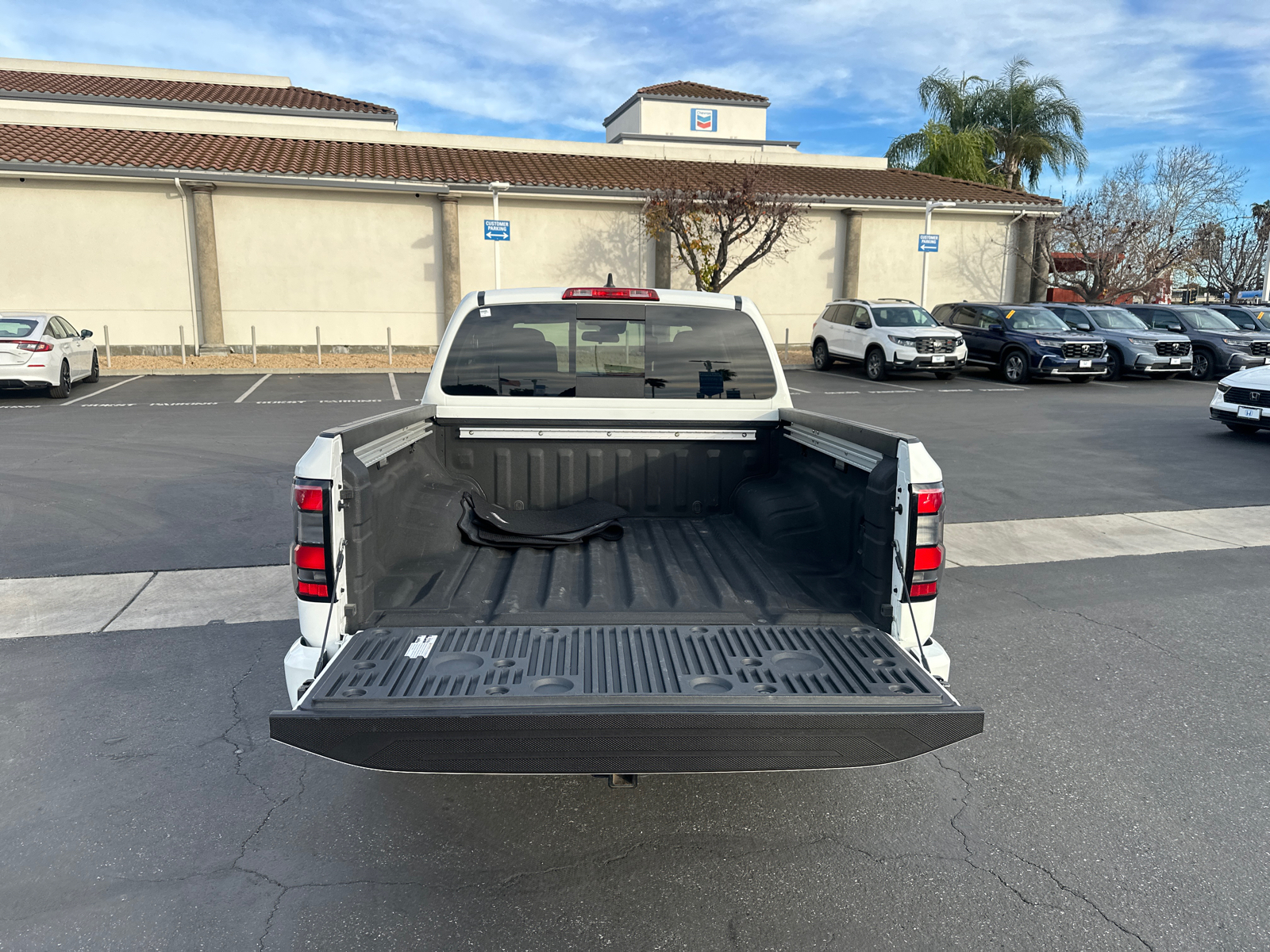 2023 Nissan Frontier SV 7