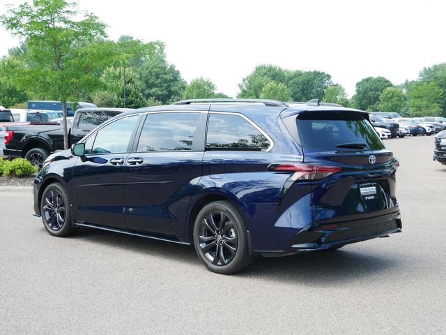 2022 Toyota Sienna XSE 7