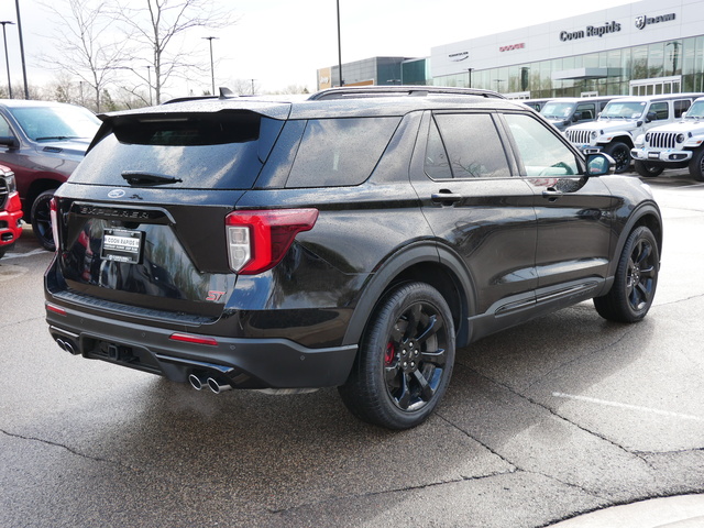 2022 Ford Explorer ST 16