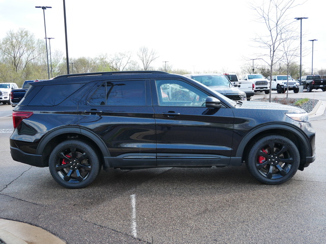 2022 Ford Explorer ST 17