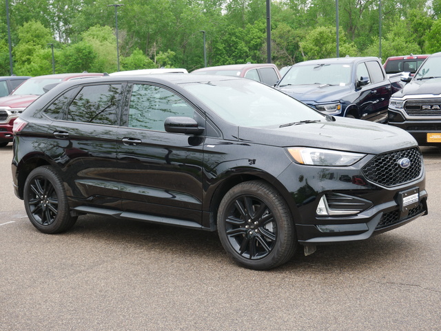 2022 Ford Edge ST-Line 2