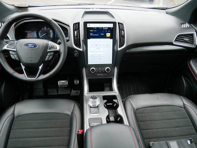 2022 Ford Edge ST-Line 4