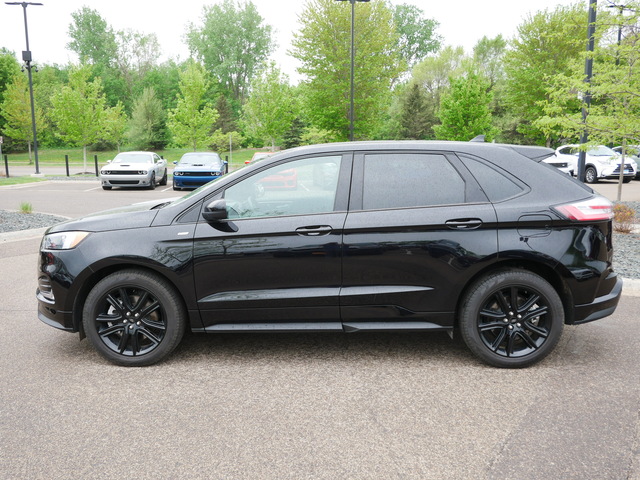 2022 Ford Edge ST-Line 12