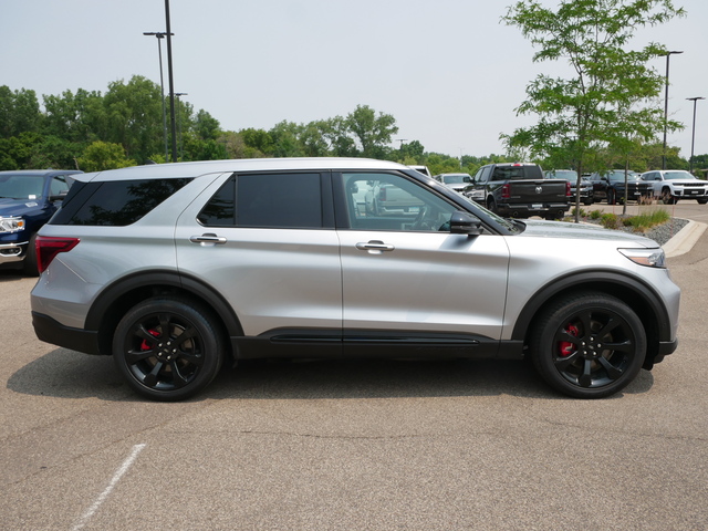 2021 Ford Explorer ST 17